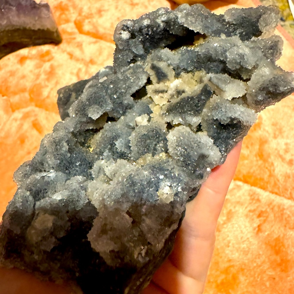 Raw druzy sphalerite